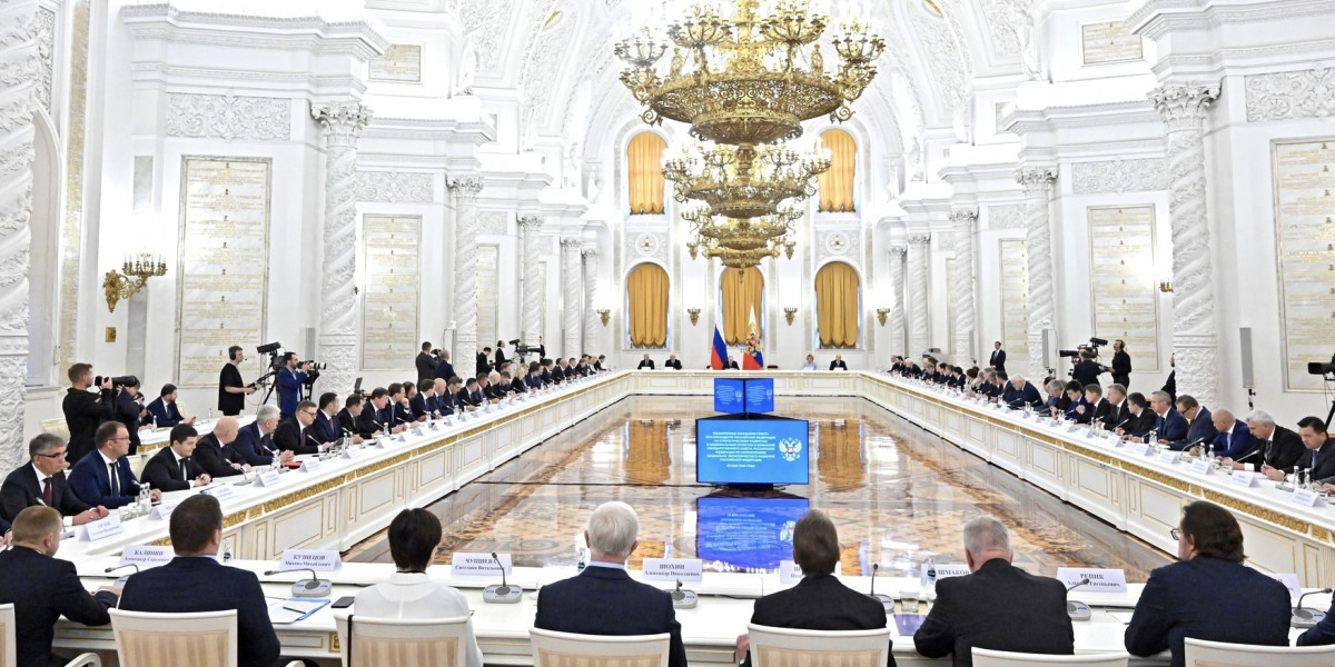 Дмитрий Артюхов: в новом нацпроекте важная роль — за профориентацией Kremlin.ru