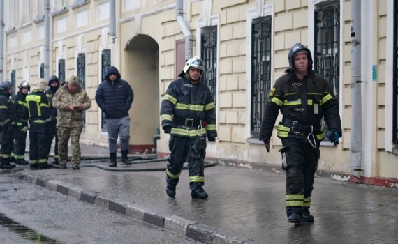Утечка газа может быть причиной взрывов в жилых домах России Утечка газа может быть причиной взрывов в жилых домах России