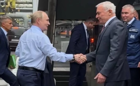 Владимир Путин посетил коксовую батарею № 12 ММК