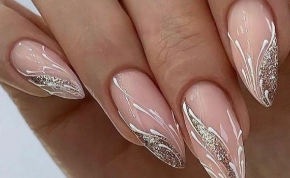 Этот маникюр выглядит дороже, чем стоит: кружево возвращается в моду — ногти в феврале по-новому Этот маникюр выглядит дороже, чем стоит: кружево возвращается в моду — ногти в феврале по-новому