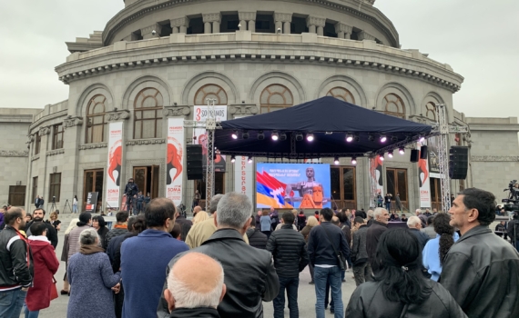 Армянская оппозиция считает, что Пашинян оставил Армению беззащитной Армянская оппозиция считает, что Пашинян оставил Армению беззащитной